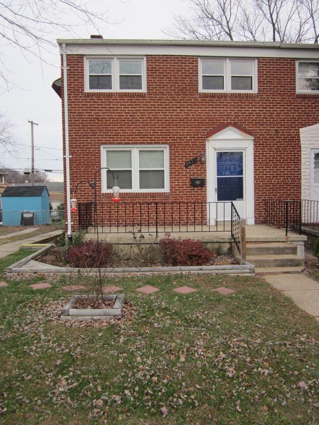 Building Photo - 8655 Hoerner Ave