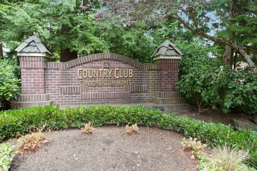 Building Photo - 15433 Country Club Dr