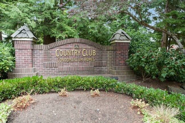 Building Photo - Mill Creek 3 Bedroom Ground Floor Corner Condo