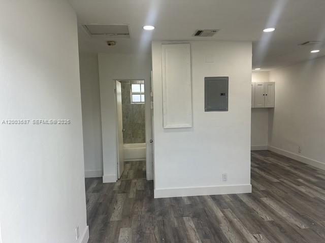 Building Photo - 631 NW 11th Ave