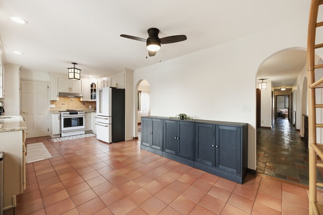 Building Photo - 150 Hankins Rd