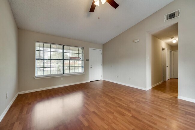 Building Photo - 1814 Sage Dr
