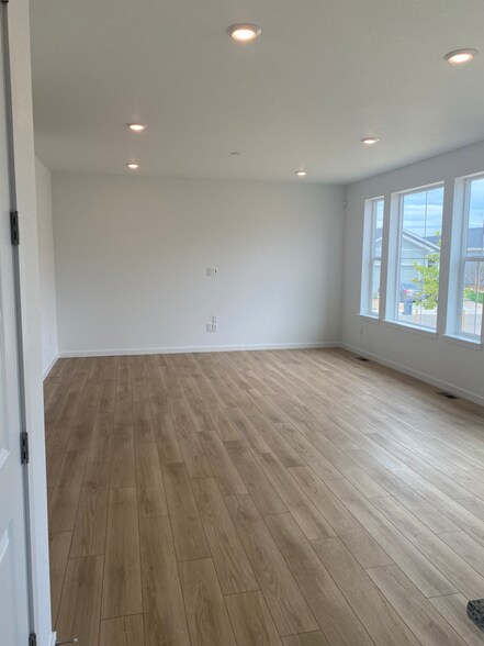 Building Photo - 4096 Chasm Lk Dr