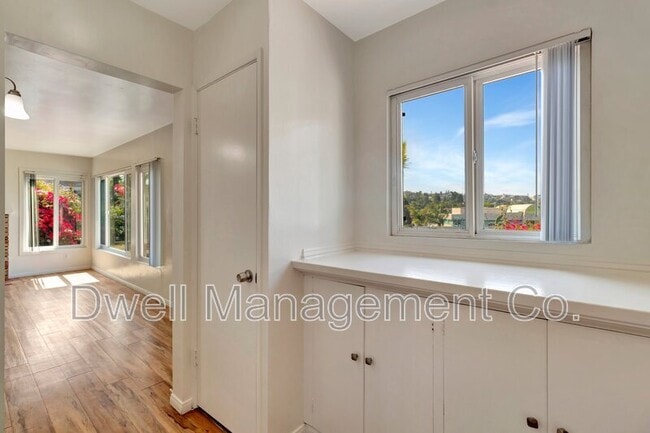 Building Photo - 4661 Lee Ave
