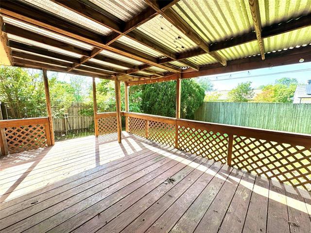 Building Photo - 709 Meadow Mead Dr