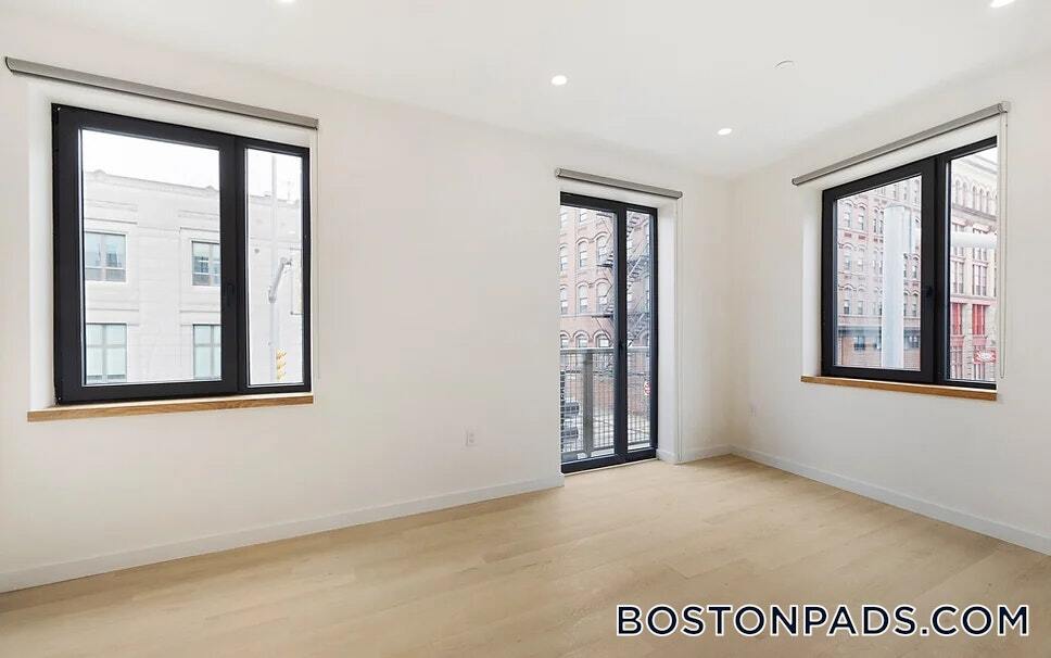 Building Photo - 87 Oxford St