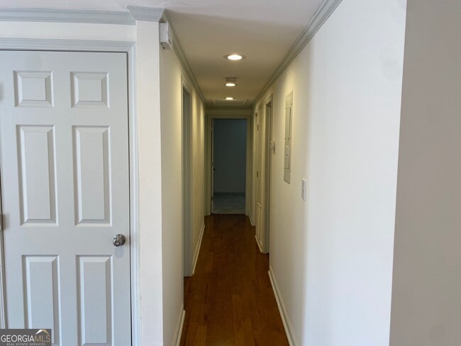 Building Photo - 487 Morgan Mill Rd