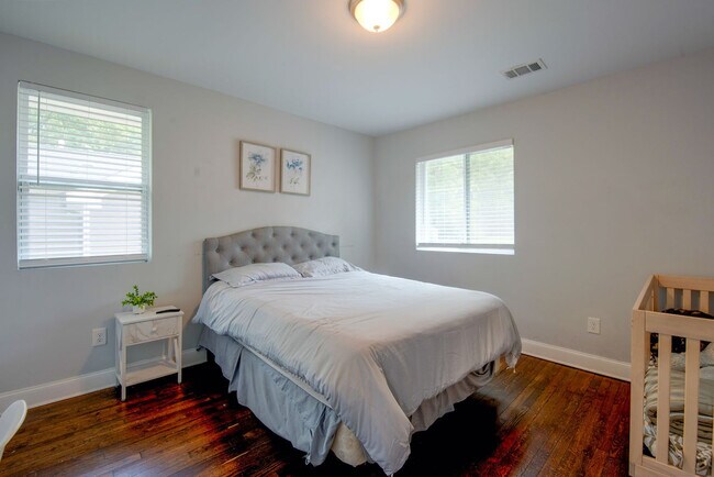 Building Photo - 1055 Peeples St SW