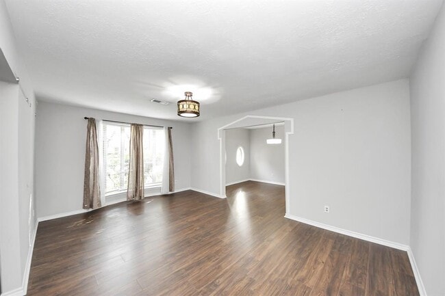 Building Photo - 15135 Chipman Ln.