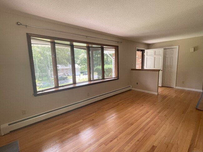 Building Photo - 132 Alder Ln