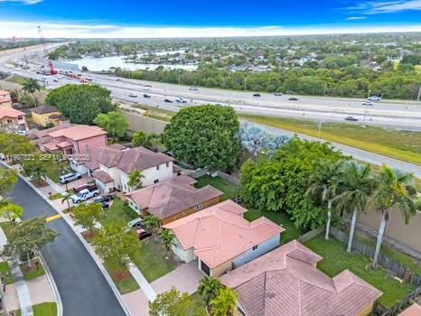 Building Photo - 4127 NE 30th St