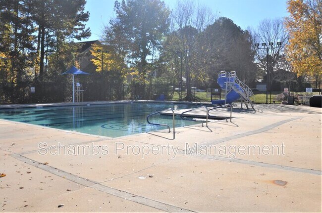 Building Photo - 305 Firefly Rd