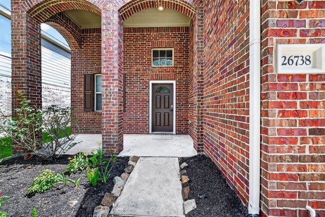 Building Photo - 26738 Henson Falls Dr
