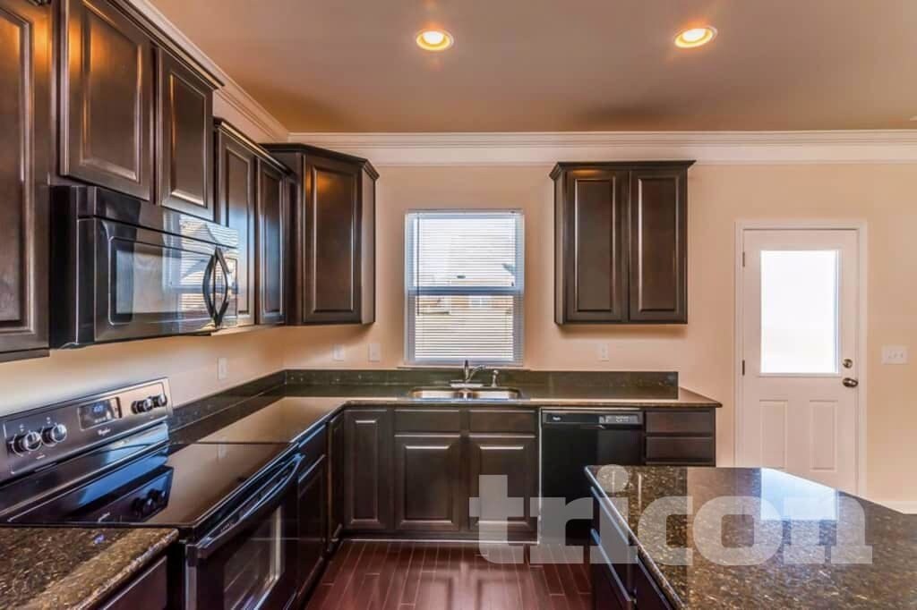 Building Photo - 1040 Merrick Rd