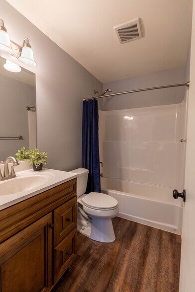 Building Photo - 9036 Lexington Ave N