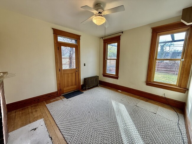 Building Photo - 1228 Bryan Ave