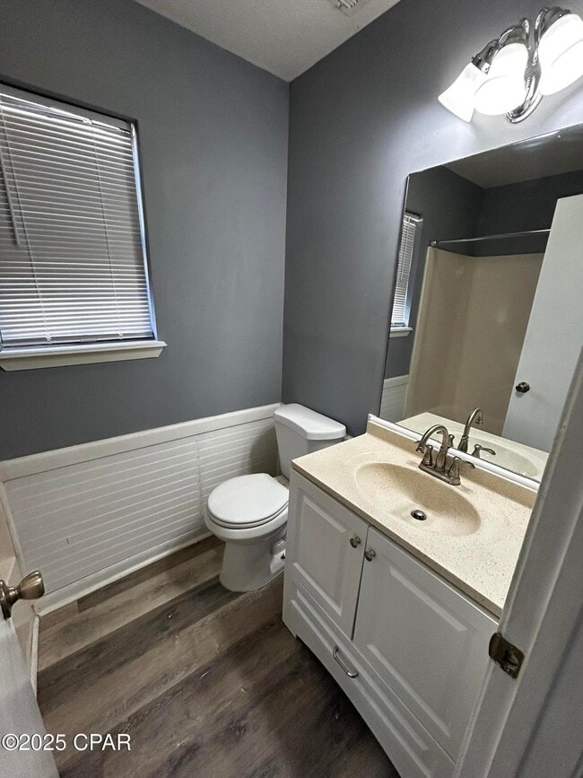 Building Photo - 1007 11th Ct