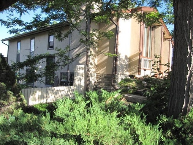 Colorado Rocky Mt.Views from your Window - 1210 Wicklow St