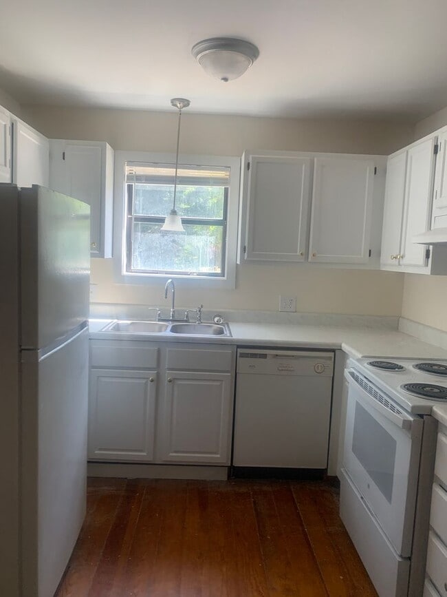 Building Photo - REMODELED NW RALEIGH TOWNHOME OFF LEESVILLE ROAD