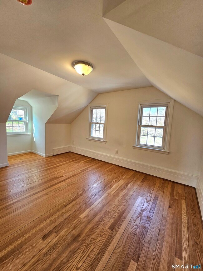 Building Photo - 2071 Middletown Ave