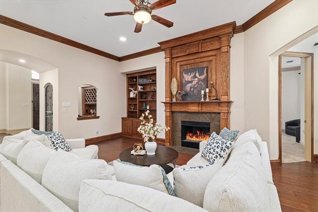 Building Photo - 5766 Wellington Ln