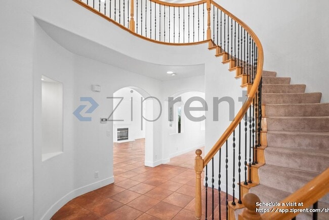 Building Photo - 207 Barcelona Dr