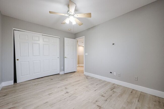 Building Photo - Beautiful 4 Bed 2000+ SFT property in Wind...