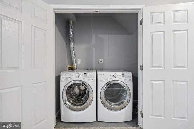 Building Photo - 7706 Hickory Glen Way