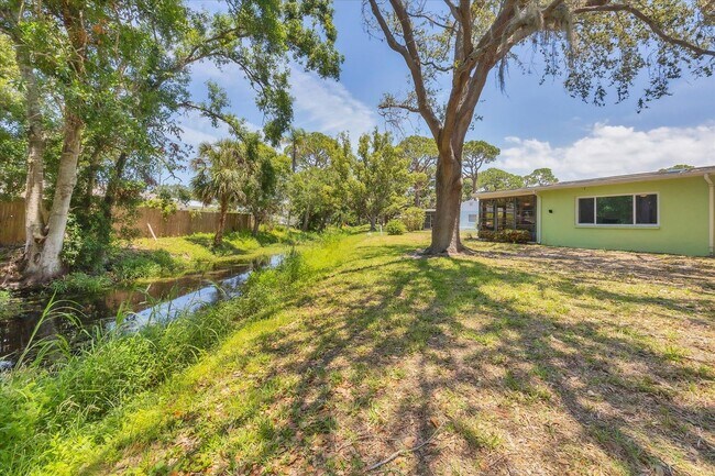 Building Photo - BENEVA & CLARK RD / VILLA
