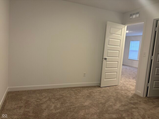 Building Photo - 5916 Sunstone Rd