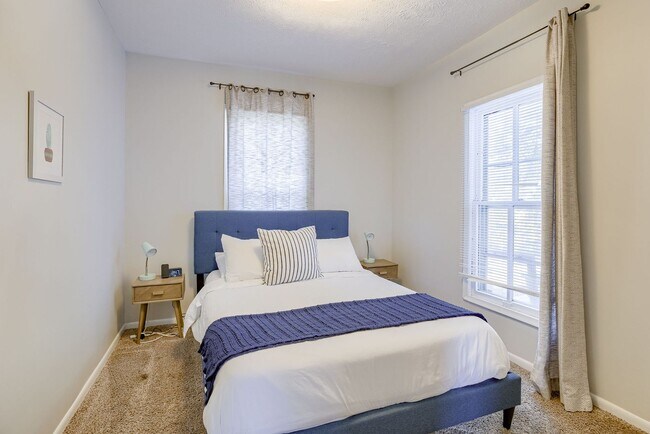 Building Photo - Cozy 1 Bedroom Bungalow!!