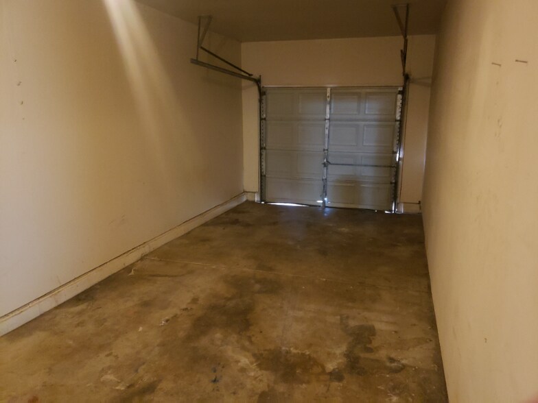 Building Photo - 3117 S Pinecrest St