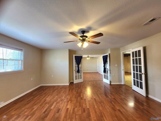 Building Photo - 6107 Trailwood Dr