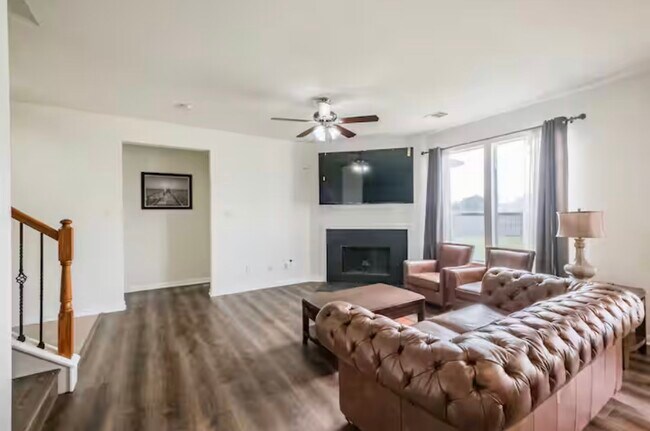 Building Photo - 18607 Shavano Ct