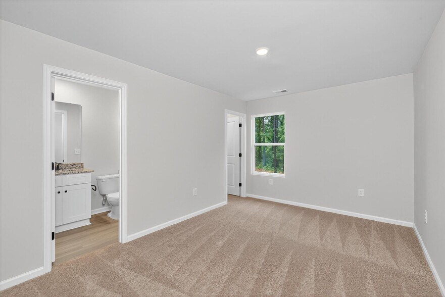 Building Photo - 1306 Principal Featherstone Ave