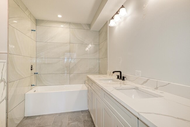 Building Photo - 369 Grant St