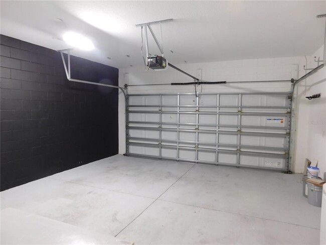 Building Photo - 1830 Good Neighbor Lp