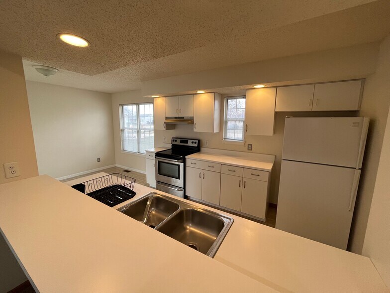 Building Photo - 3207 Amy Dr