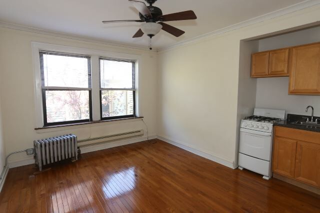 Building Photo - 4551 N Damen Ave