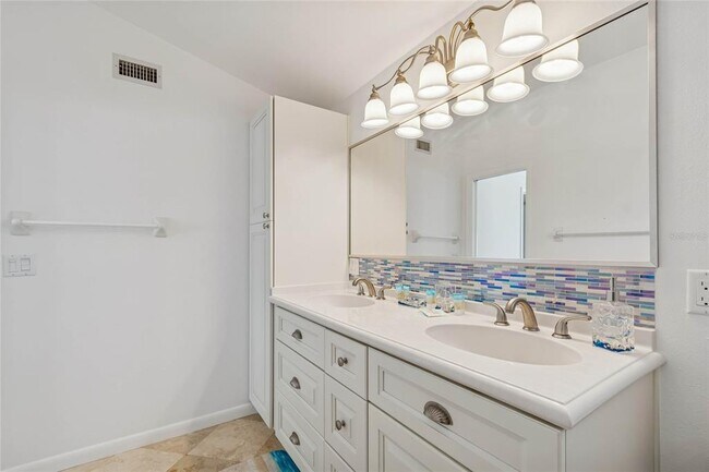 Building Photo - 8432 W Gulf Blvd