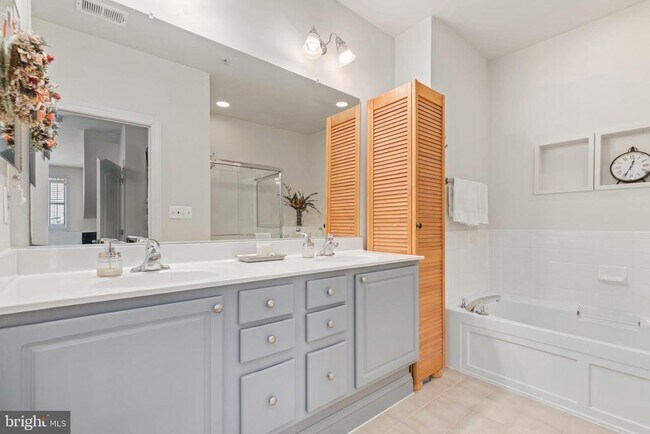 Building Photo - 5114 O'Neill Ln