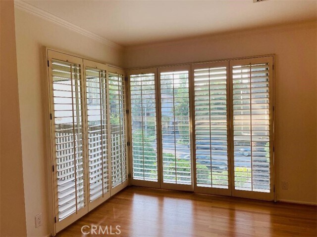 Building Photo - 945 S Orange Grove Blvd