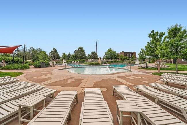 Building Photo - 10463 Meadowleaf Way