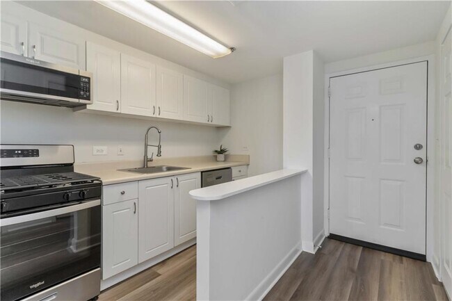 Building Photo - 1501 Clairmont Rd