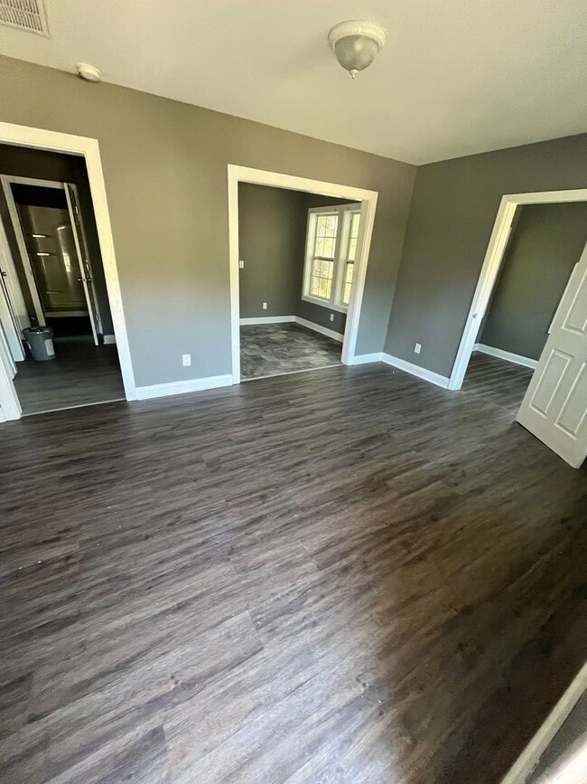 Building Photo - Charming Single Family Home