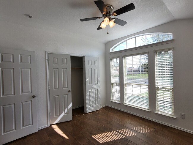 Building Photo - 6709 Mustang Creek Rd