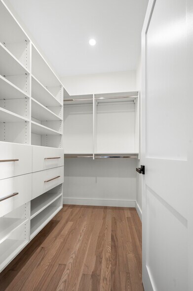 Building Photo - 21 Bolton St