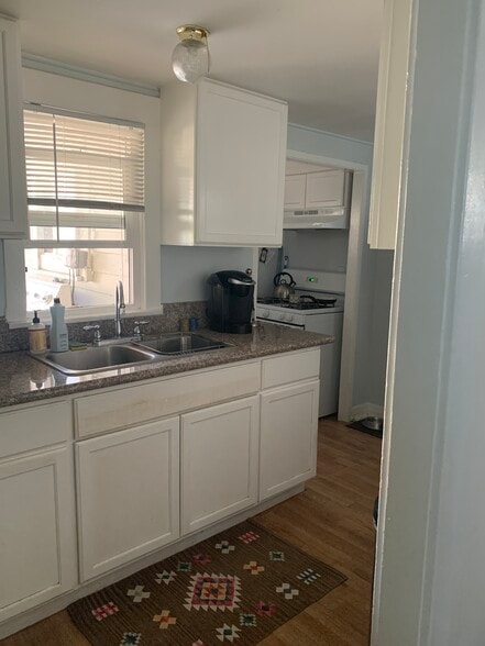 Building Photo - 1923 19th St