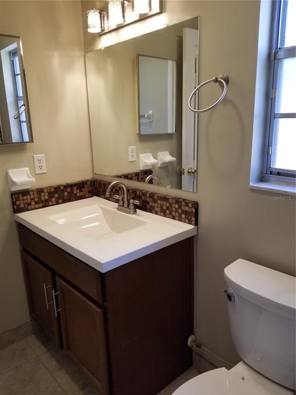 Building Photo - 1323 Sweetwood Blvd