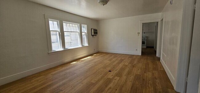 Building Photo - Charming Victorian Square Home – 4 Bed / 1 Bath – $2,075/Month